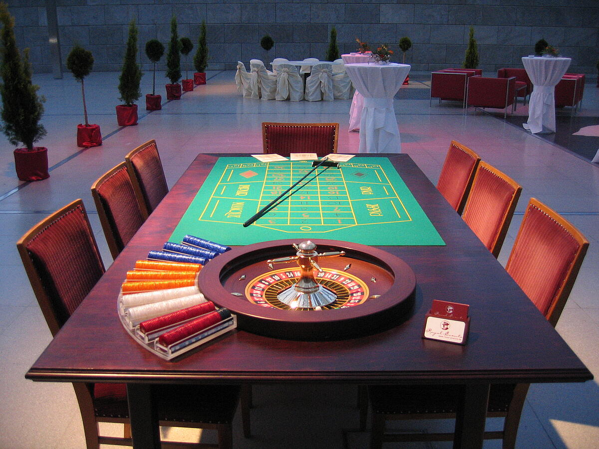 Roulette table rental with croupiers RoyalEvents