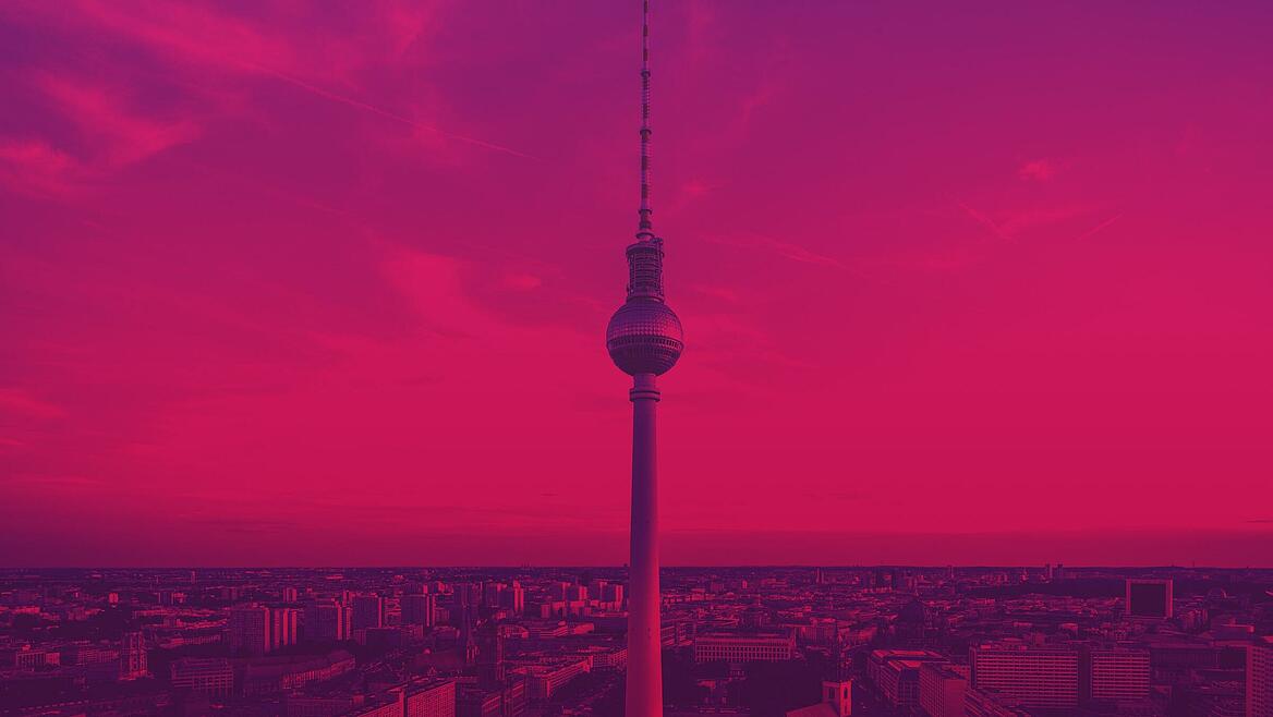 Berliner Fernsehturm in Berlin im Osten von Deutschland